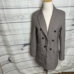 Long brown houndstooth pattern blazer, front hook closure